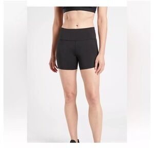 Athleta Ultimate Run Shortie - Size M